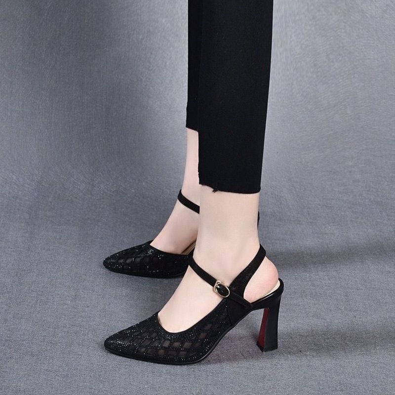 Ausgehöhlte atmungsaktive Strass-Sandalen mit hohen Absätzen für Frauen
